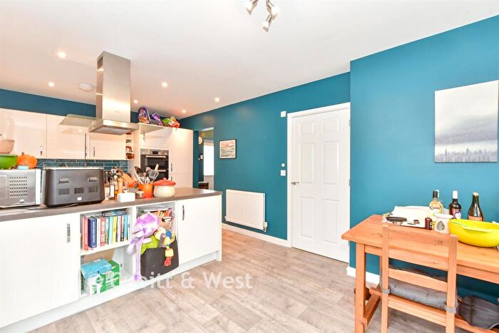 3 Bedroom Detached House For Sale In Utah Close, Fareham, Hampshire, PO14