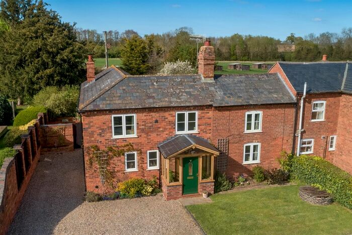 4 Bedroom Semi-Detached House For Sale In Lower Wolverton, Pershore, Worcestershire, WR10