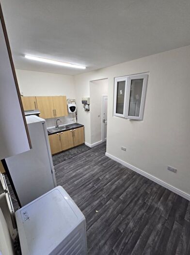 1 Bedroom Flat To Rent In Horns Road, Ilford, IG2