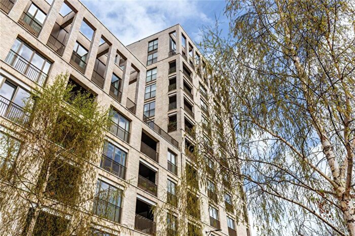 1 Bedroom Apartment For Sale In Murrain Road, London, N4