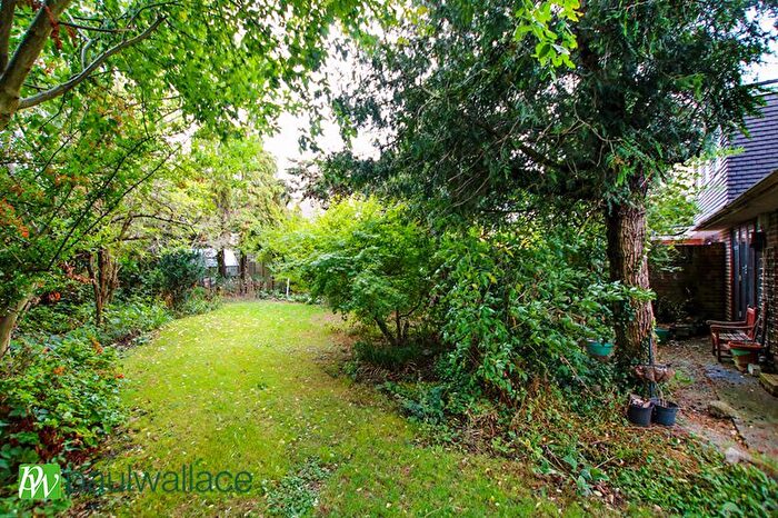 2 Bedroom Bungalow For Sale In Brandon Close, West Cheshunt, EN7