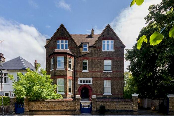 1 Bedroom Flat To Rent In Stockwell Park Road, Stockwell, London, SW9