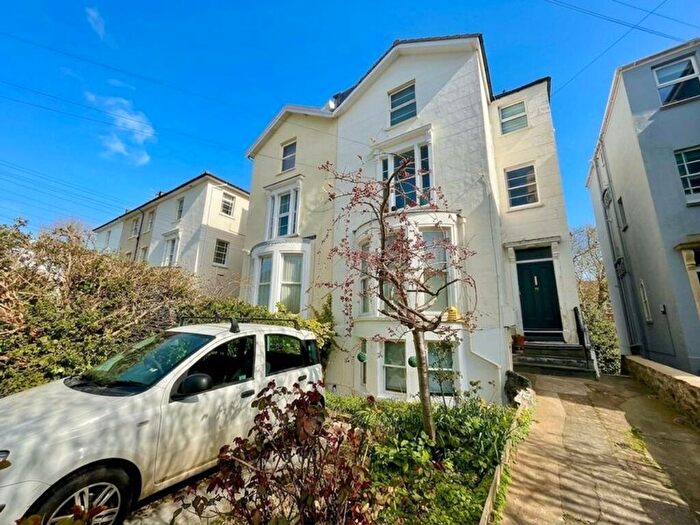 2 Bedroom Flat To Rent In Redland, Hampton Park, BS6