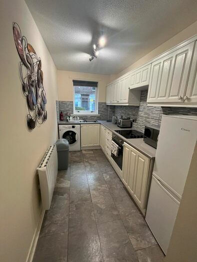 2 Bedroom Flat To Rent In Slateford Road, Slateford, Edinburgh, EH11