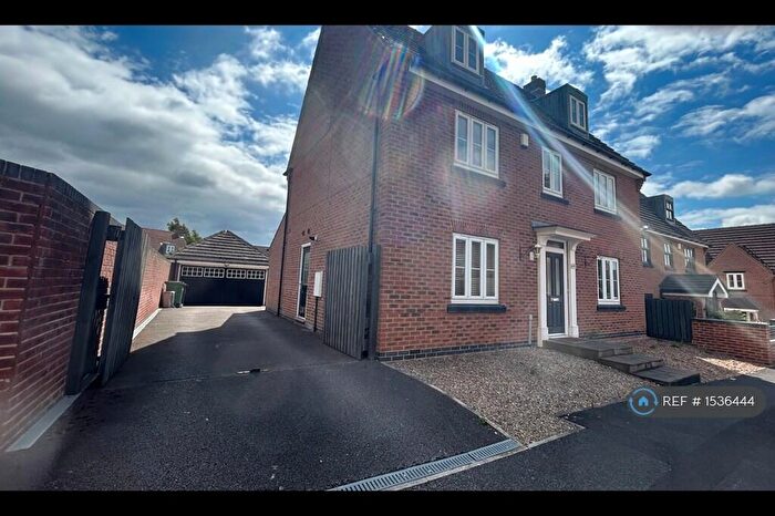 5 Bedroom Detached House To Rent In Blenkinsop Way, Leeds, LS10