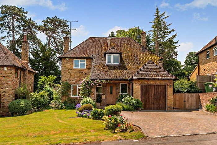 3 Bedroom Detached House For Sale In St. James Close, Pangbourne, Berkshire, RG8
