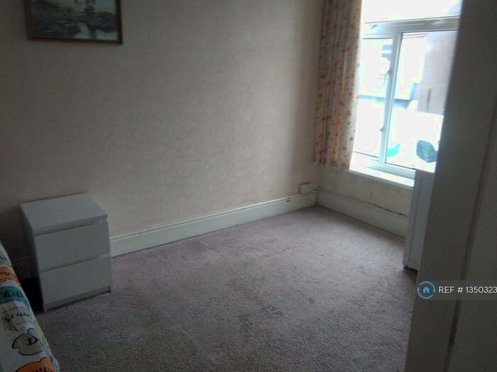1 Bedroom Flat To Rent In High Street, Rowley Regis, B65