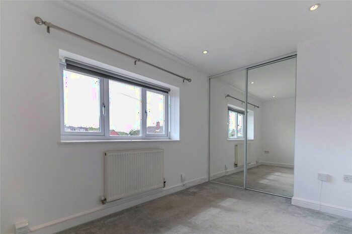 2 Bedroom Flat To Rent In Dibden Road, Bristol, BS16