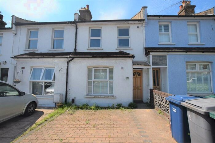 2 Bedroom Terraced House To Rent In Long Lane, Finchley, N3