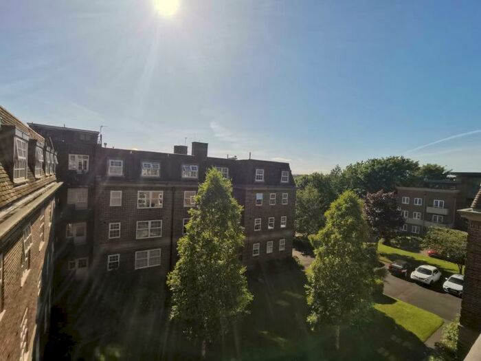 1 Bedroom Flat To Rent In Pitmaston Court, Moseley, B13
