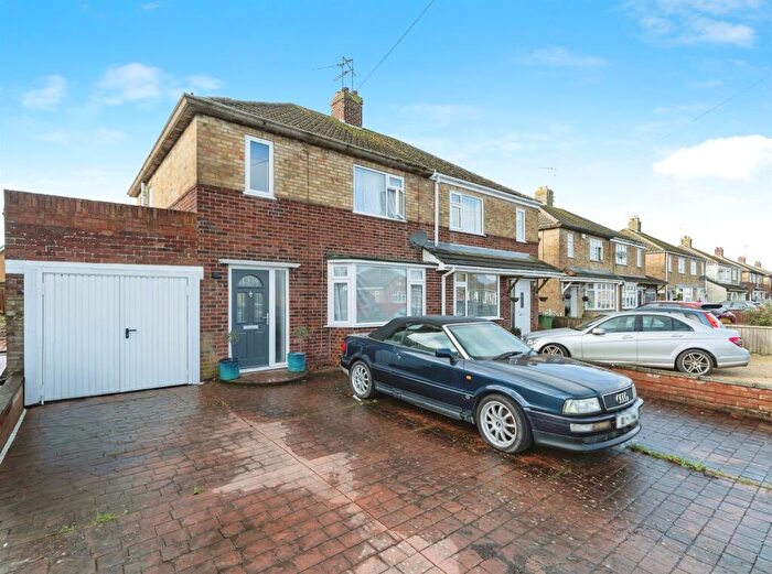 3 Bedroom Semi-Detached House For Sale In Green Street, March, PE15