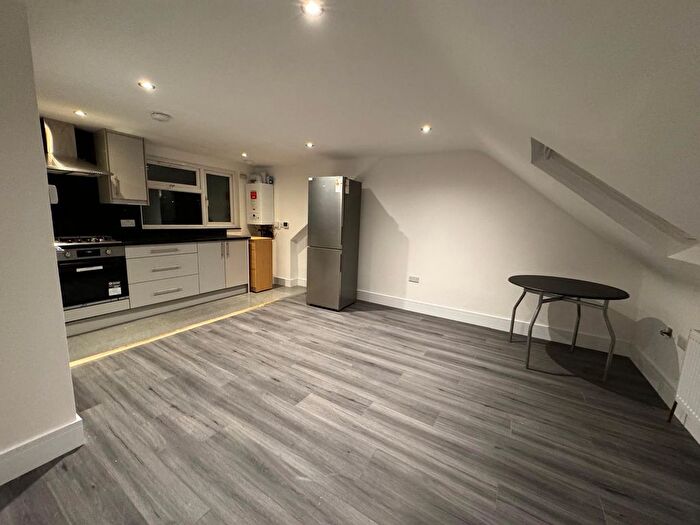 3 Bedroom Maisonette To Rent In Bulstrode Avenue, Hounslow, Greater London, TW3