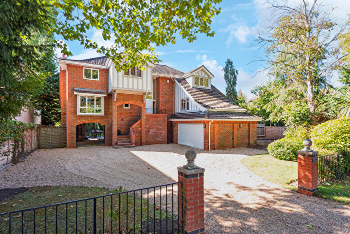 5 Bedroom Detached House For Sale In Woodhurst Road, Maidenhead, SL6