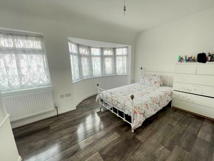 2 Bedroom Terraced House To Rent In Clevedon Gardens, Hayes, UB3