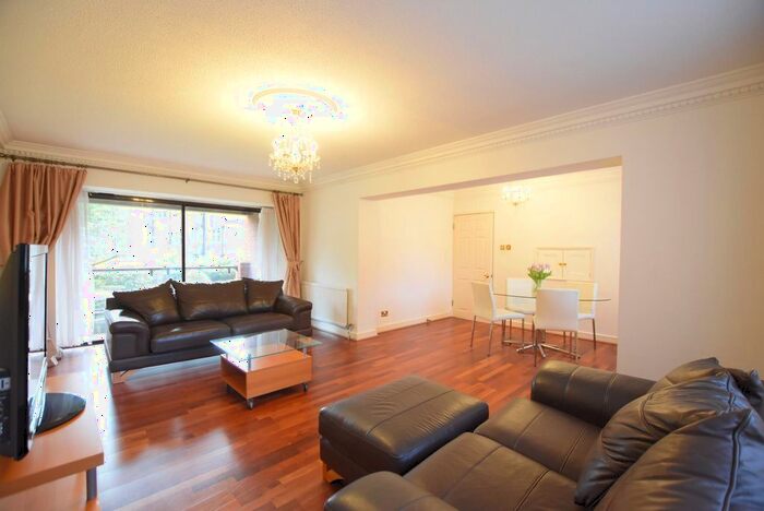 2 Bedroom Flat To Rent In Spencer Close, Regents Park Road, London, N3