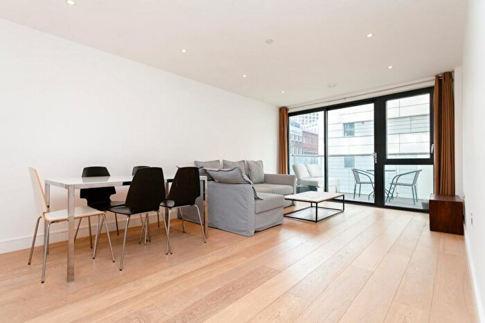 2 Bedroom Flat To Rent In Kensington Apartments, Commercial Street, E1