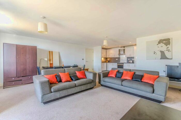 2 Bedroom Flat To Rent In Wapping Lane, Wapping, London, E1W