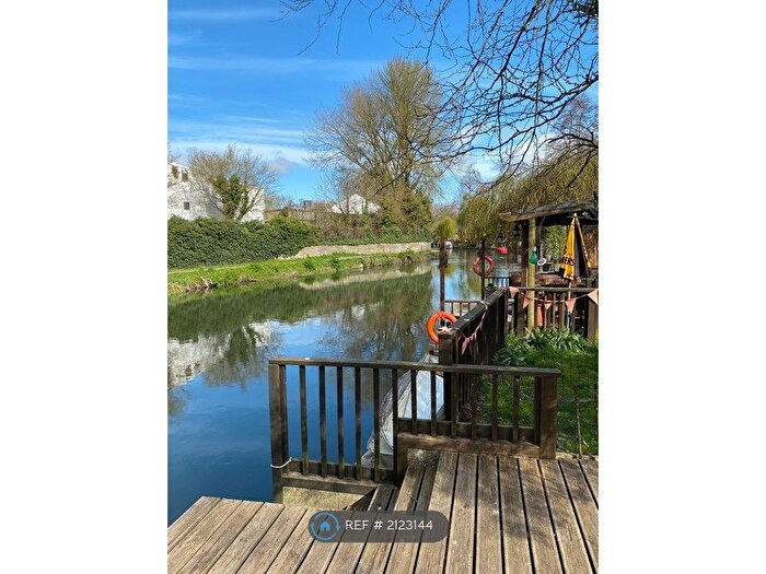 2 Bedroom Terraced House To Rent In Elgar Road, Reading, RG2