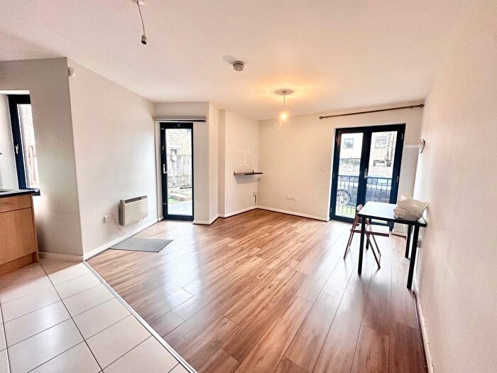 2 Bedroom Flat To Rent In Victoria Way, Charlton, SE7