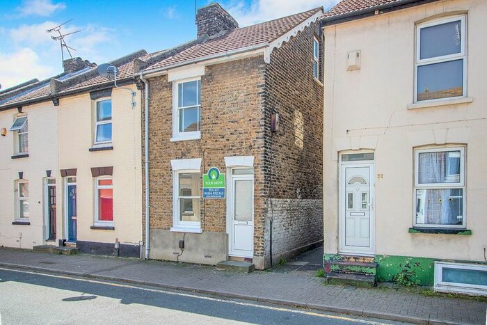 3 Bedroom Terraced House To Rent In Randolph Road, Gillingham, Kent, ME7