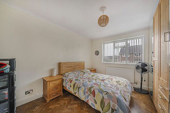 2 Bedroom Semi-Detached Bungalow For Sale In May Road, Dartford, DA2