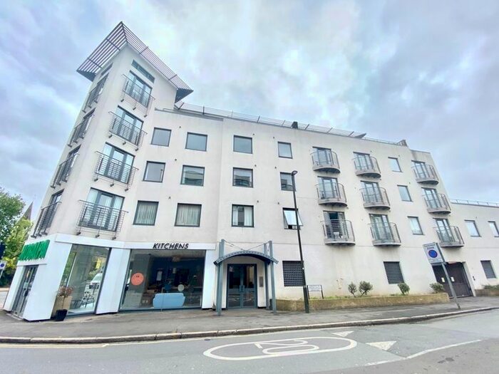 2 Bedroom Flat To Rent In Montway Heights, Montague Road, SW19