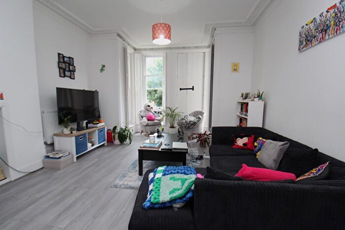 2 Bedroom Flat To Rent In Torrington Park, Finchley, N12