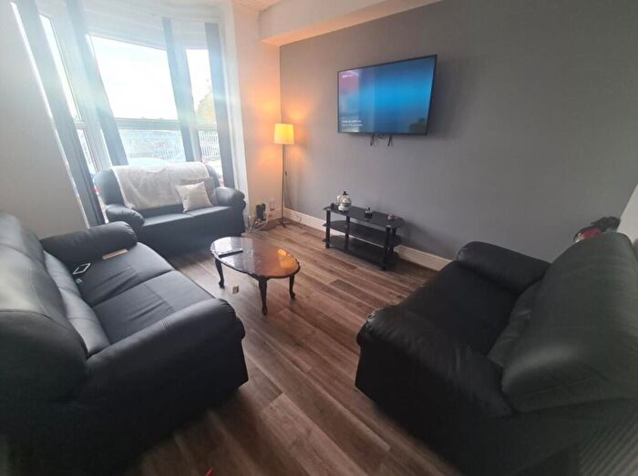 6 Bedroom Terraced House To Rent In Ashville View, Hyde Park, Leeds, LS6