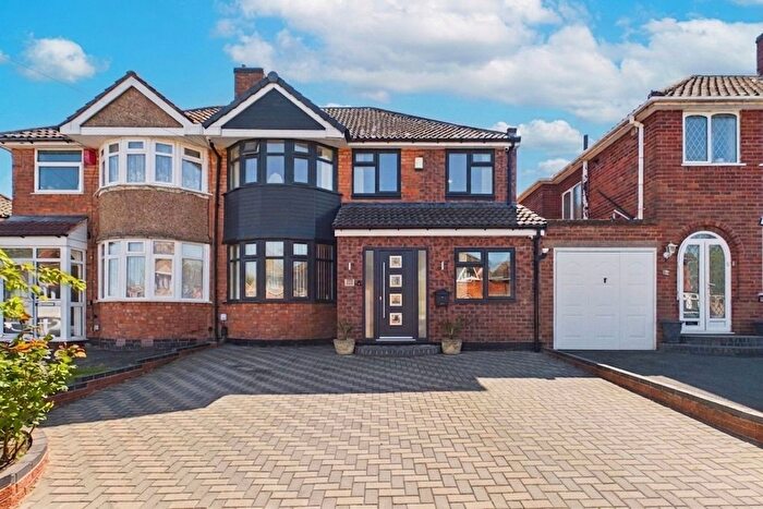 5 Bedroom Semi-Detached House For Sale In Jephson Drive, Birmingham, B26