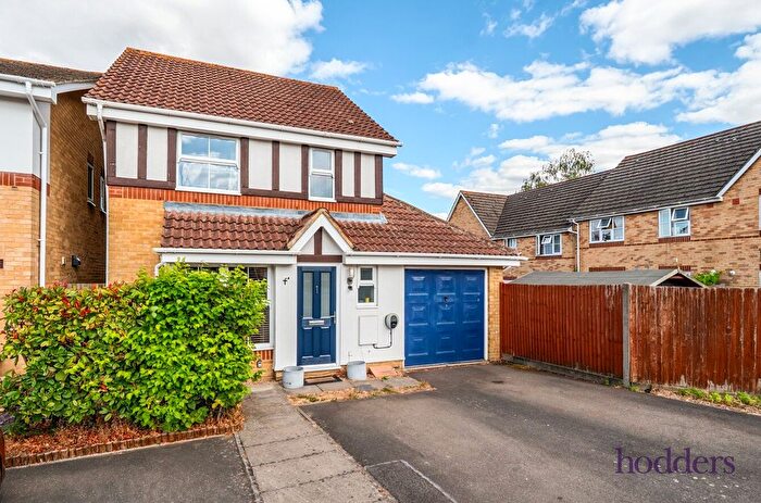 3 Bedroom Detached House For Sale In Clarendon Gate, Ottershaw, Surrey, KT16
