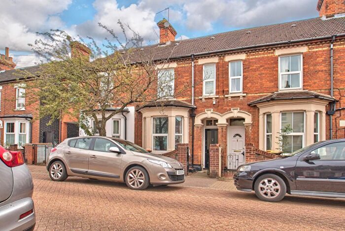 2 Bedroom Flat For Sale In Stanley Street, Bedford, MK41