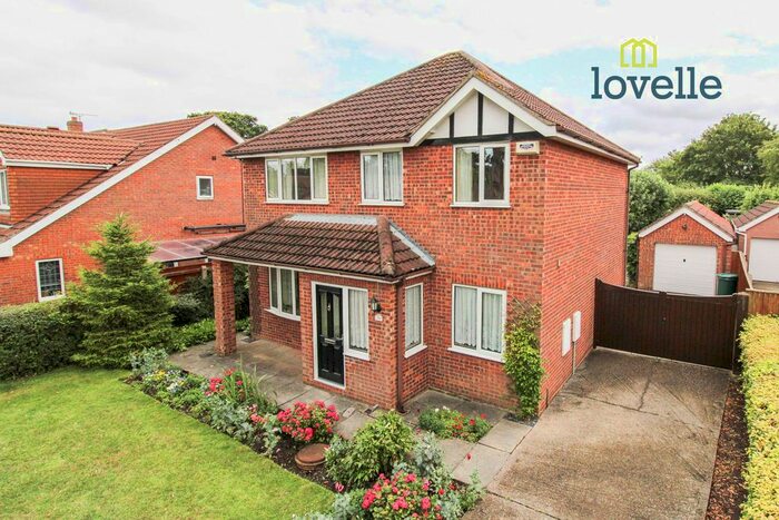 4 Bedroom Detached House For Sale In Meadowbank, Great Coates, DN37