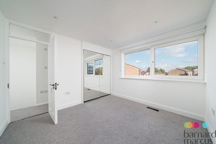 4 Bedroom Town House To Rent In Oxford Gardens, London, N20