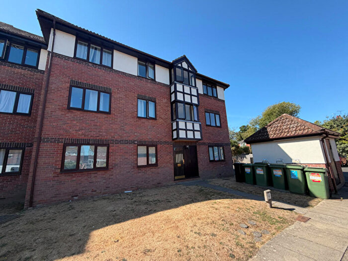 1 Bedroom Flat To Rent In Brinkley Place, Colchester, CO4