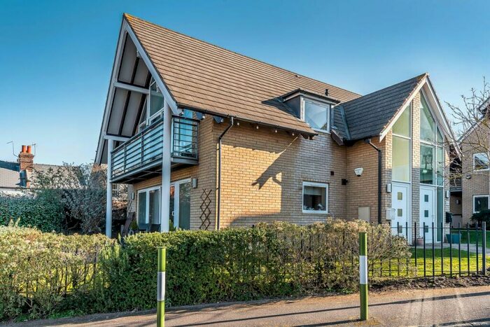 2 Bedroom Apartment To Rent In St Andrews Place, Hitchin, SG4