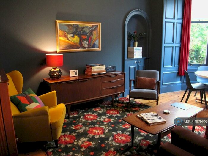 2 Bedroom Flat To Rent In Comely Bank Grove, Edinburgh, EH4