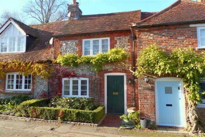 2 Bedroom House To Rent In School Lane, RG9