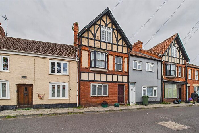 3 Bedroom Terraced House For Sale In Benedict Street, Glastonbury, BA6