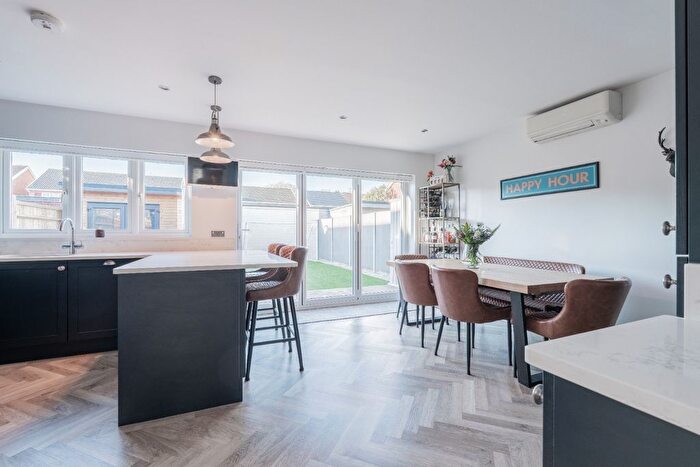 3 Bedroom Detached House For Sale In Vale Road, Dartford, Kent, DA1