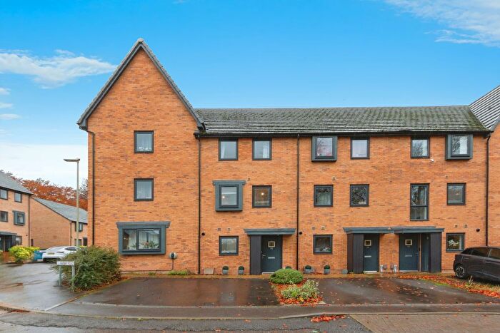 4 Bedroom Terraced House For Sale In Fairway Road, Basingstoke, Hampshire, RG24