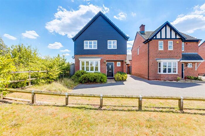 3 Bedroom Detached House For Sale In Hartland Drive, Mapperley, NG3