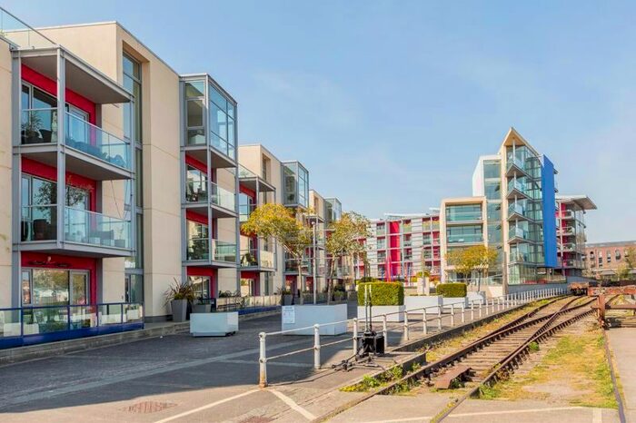 3 Bedroom Flat To Rent In Liberty Gardens, Harbourside, BS1