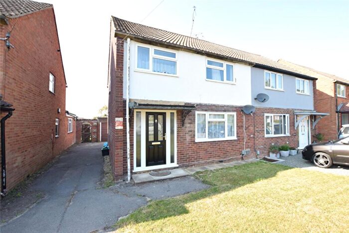 3 Bedroom Semi-Detached House To Rent In Woodside Way, Reading, Berkshire, RG2