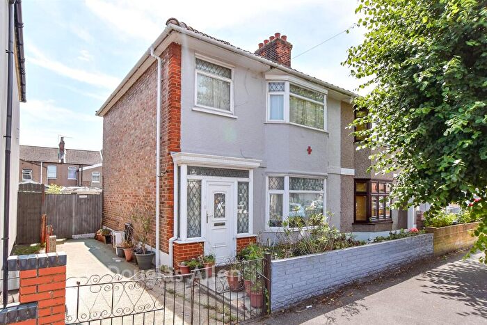 3 Bedroom End Of Terrace House For Sale In Cecil Road, Chadwell Heath, Essex, RM6