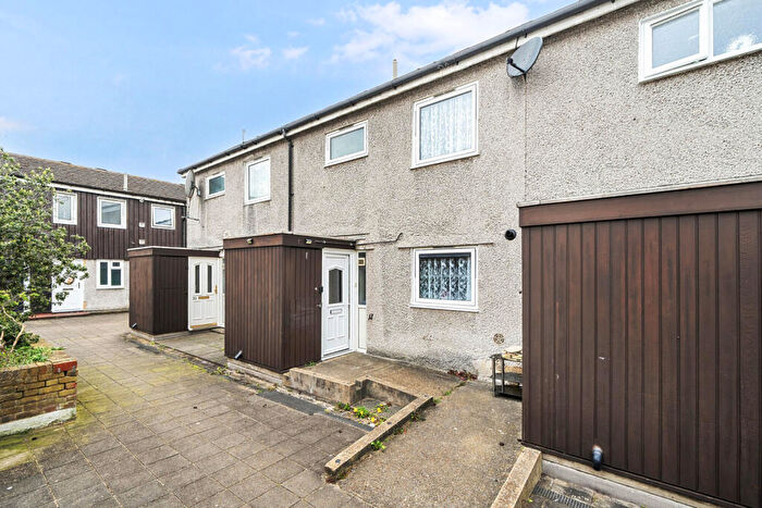 3 Bedroom Apartment For Sale In Pollard Walk, Sidcup, DA14