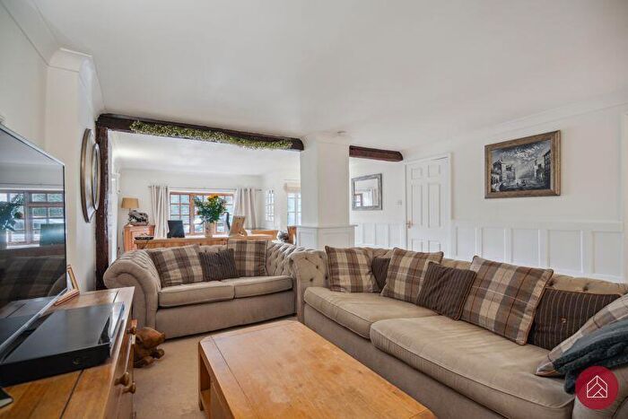 3 Bedroom Terraced House For Sale In High Street, Swindon, SN6
