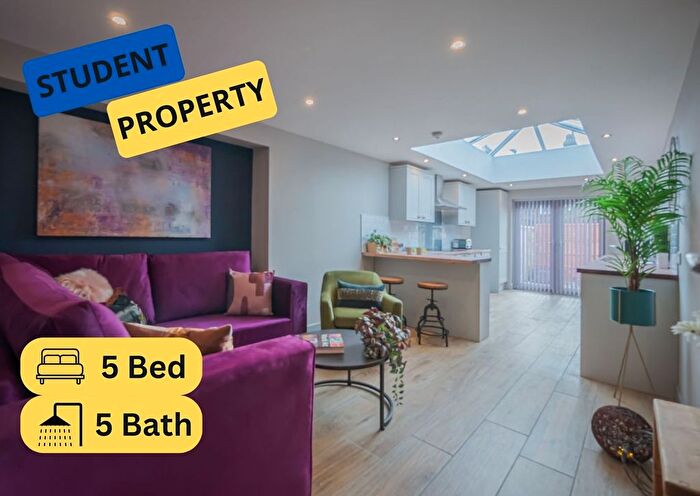 5 Bedroom Terraced House To Rent In Carlton Road, Stoke-On-Trent, ST4