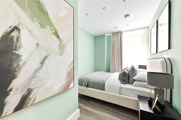 2 Bedroom Flat For Sale In Firth House, Heathside, Greenwich, London, SE10