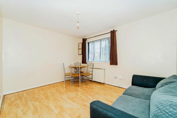 1 Bedroom Maisonette For Sale In Boltons Lane, Hayes, UB3