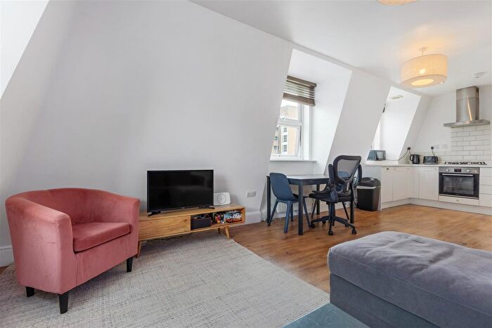 1 Bedroom Flat To Rent In Peckham Road, London, SE15